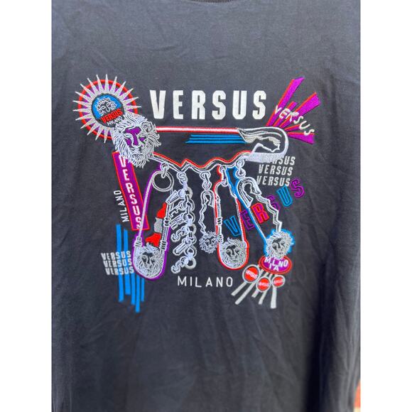 Versus Versace Embroidered Tee Size Large - Picture 2 of 9